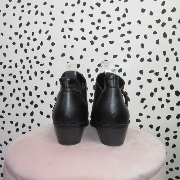 Seychelles Black Faux Leather Side Zip Ankle Boots - Picture 6 of 9